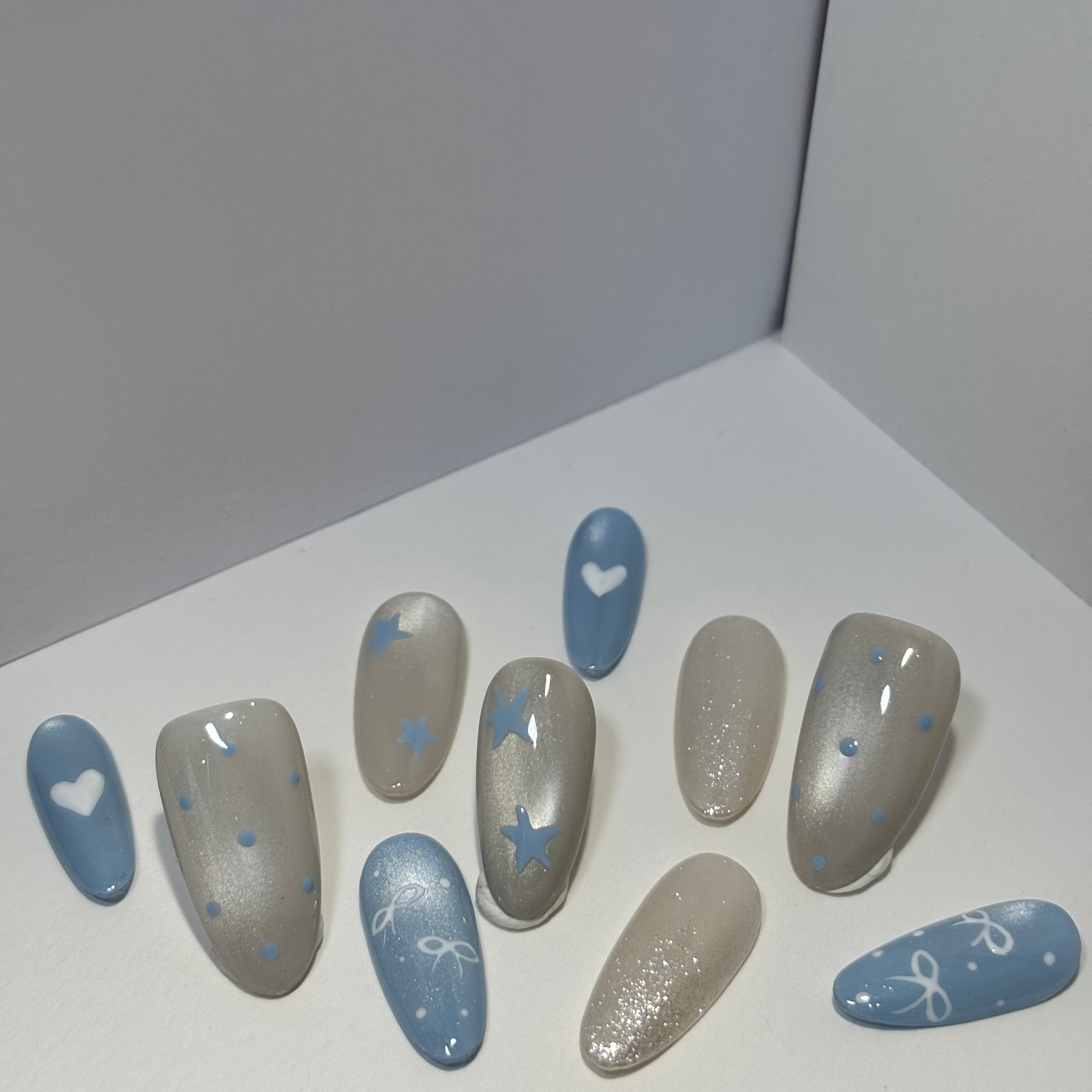 Bluebell Kisses Press On Nails