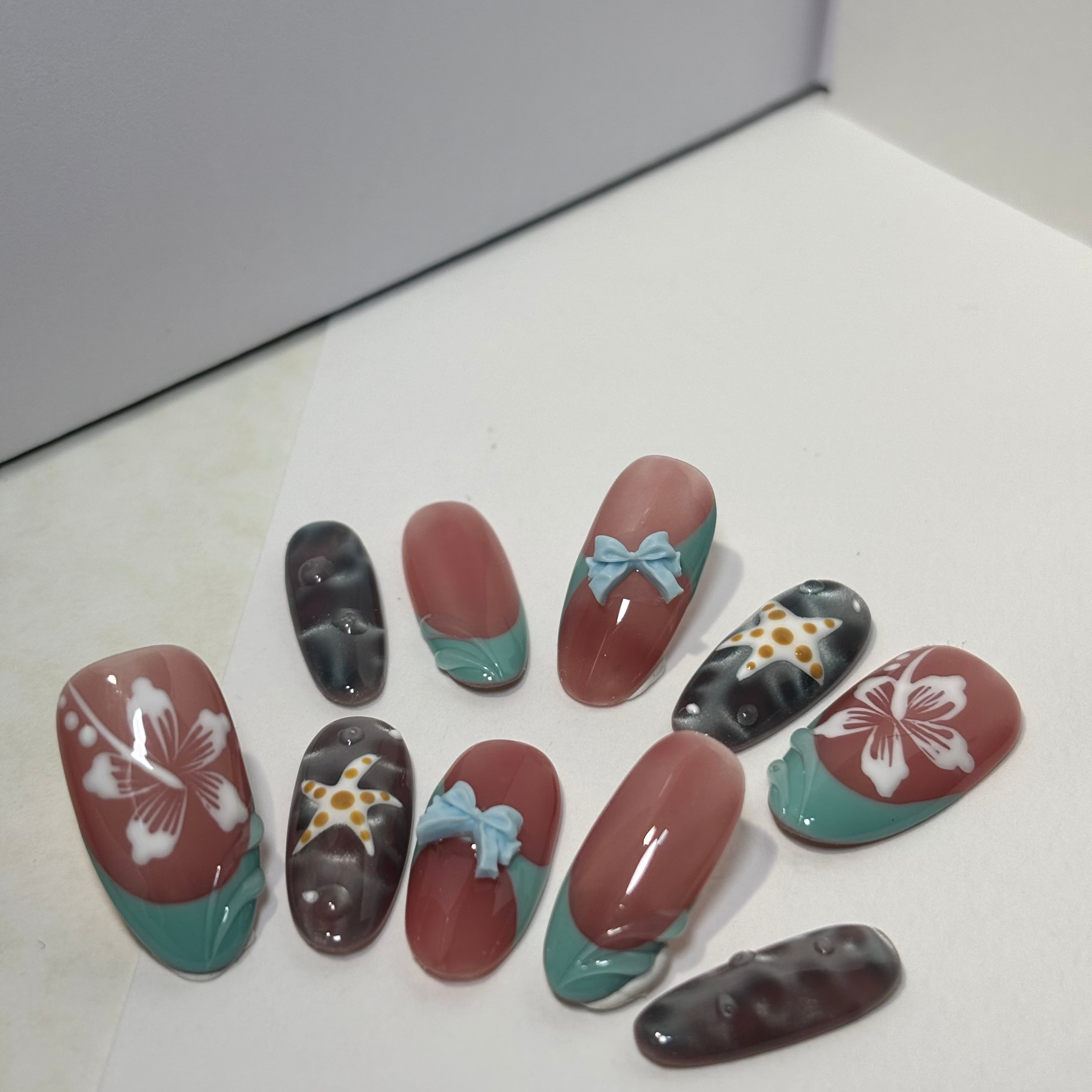 Hibiscus Cove Press On Nails